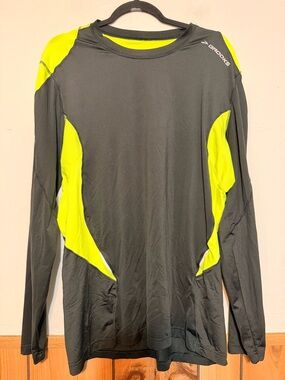 Brooks Neon Yellow and Black Performance Tee
